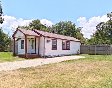 706 S Blackwell Street - Photo Thumbnail 3