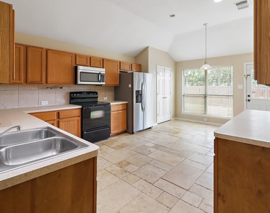 16210 Coral Bay Street - Photo Thumbnail 6