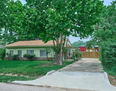220 Belmont Street - Photo Thumbnail 2
