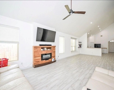 5519 Misted Jasmine Court - Photo Thumbnail 9