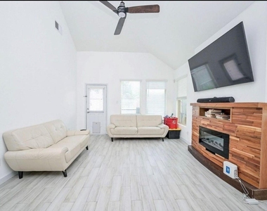5519 Misted Jasmine Court - Photo Thumbnail 10