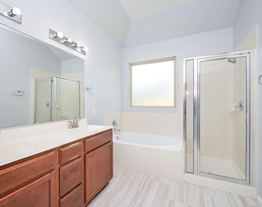 5519 Misted Jasmine Court - Photo Thumbnail 15
