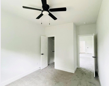 7203 Weyburn Street - Photo Thumbnail 20