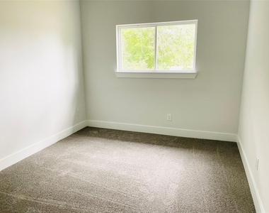 7203 Weyburn Street - Photo Thumbnail 22