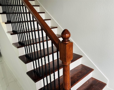 7203 Weyburn Street - Photo Thumbnail 16