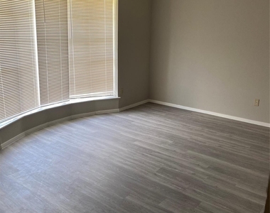 7547 Winkle Wood Lane - Photo Thumbnail 12