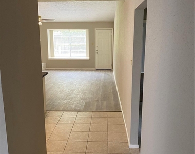 7547 Winkle Wood Lane - Photo Thumbnail 11