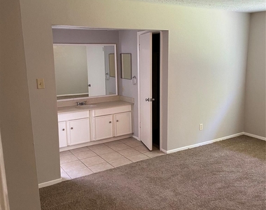7547 Winkle Wood Lane - Photo Thumbnail 4
