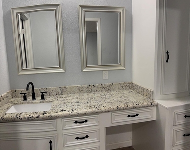 211 Van Winkle Street - Photo Thumbnail 6