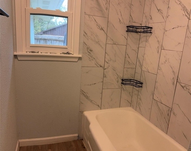 211 Van Winkle Street - Photo Thumbnail 9