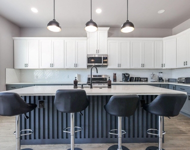 5830 Doolittle Boulevard - Photo Thumbnail 26