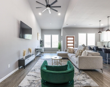 5830 Doolittle Boulevard - Photo Thumbnail 19