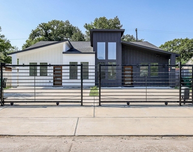 5830 Doolittle Boulevard - Photo Thumbnail 23