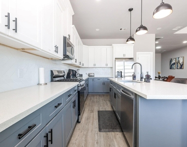 5830 Doolittle Boulevard - Photo Thumbnail 25
