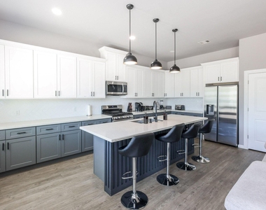 5830 Doolittle Boulevard - Photo Thumbnail 24