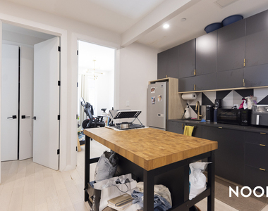 978 Kent Ave - Photo Thumbnail 8