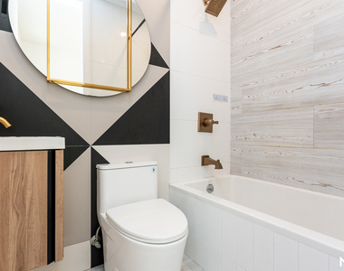 978 Kent Ave - Photo Thumbnail 8