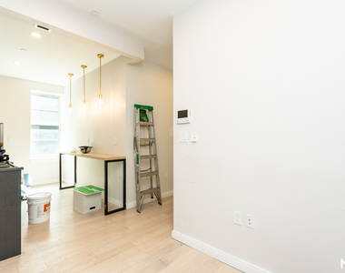 978 Kent Ave - Photo Thumbnail 14