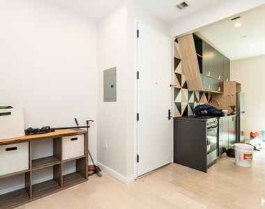 978 Kent Ave - Photo Thumbnail 13