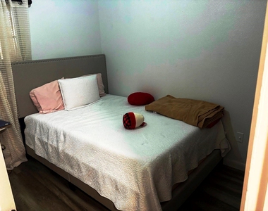 6352 Glenhagen Drive - Photo Thumbnail 3