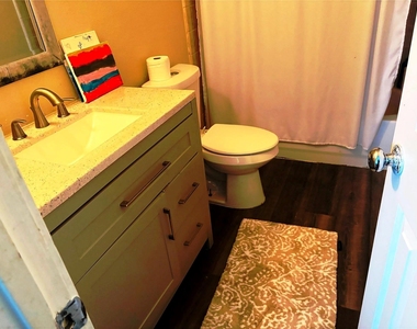 6352 Glenhagen Drive - Photo Thumbnail 4