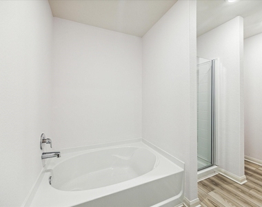 517 Amberwood Park Drive - Photo Thumbnail 25