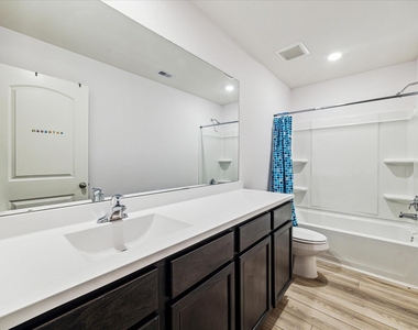 517 Amberwood Park Drive - Photo Thumbnail 22