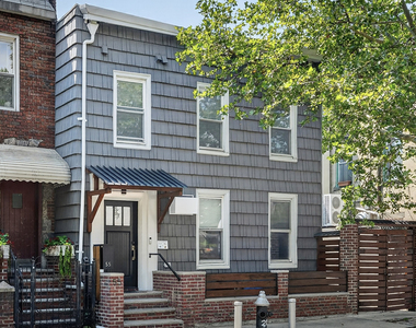 55 McGuinness Blvd - Photo Thumbnail 2