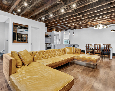 55 McGuinness Blvd - Photo Thumbnail 5