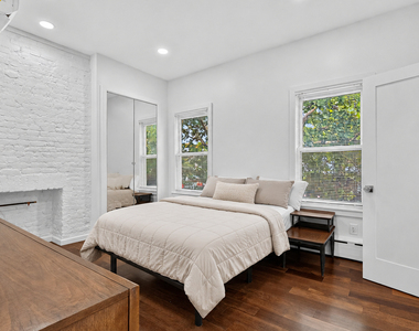 55 McGuinness Blvd - Photo Thumbnail 14