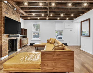 55 McGuinness Blvd - Photo Thumbnail 16