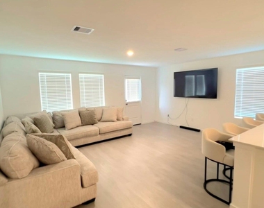 5211 Red Drum Dr - Photo Thumbnail 5