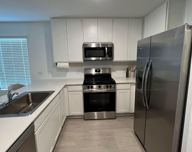 5211 Red Drum Dr - Photo Thumbnail 3