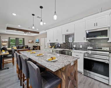 376 Jill Street - Photo Thumbnail 10