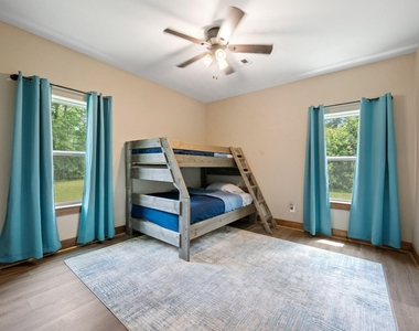376 Jill Street - Photo Thumbnail 17