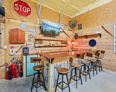 376 Jill Street - Photo Thumbnail 4
