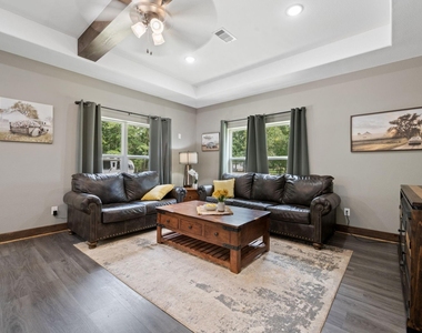 376 Jill Street - Photo Thumbnail 13