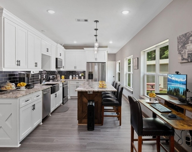 376 Jill Street - Photo Thumbnail 11
