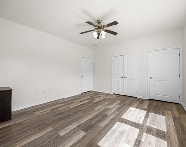 28096 Seven Sisters Road - Photo Thumbnail 12