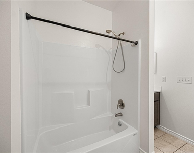 28096 Seven Sisters Road - Photo Thumbnail 14