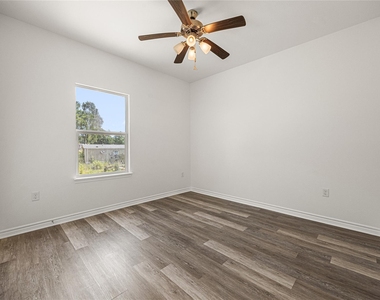 28096 Seven Sisters Road - Photo Thumbnail 15