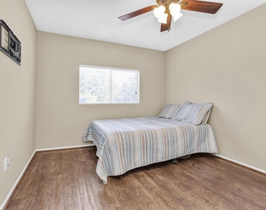12500 Melville Drive - Photo Thumbnail 4
