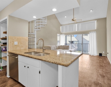 12500 Melville Drive - Photo Thumbnail 6