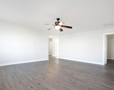 9823 Cassowary Drive - Photo Thumbnail 8