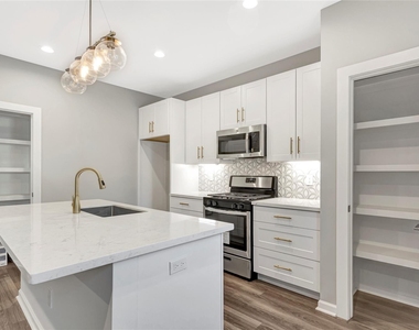 6824 Dumble Street - Photo Thumbnail 24