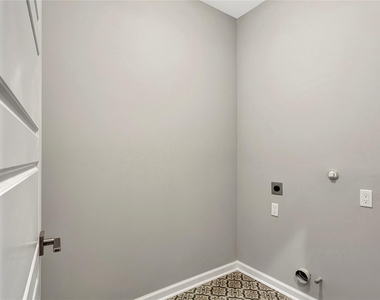 6824 Dumble Street - Photo Thumbnail 18