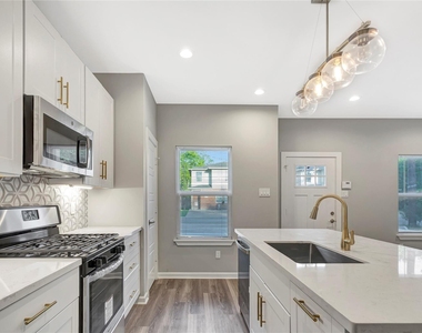 6824 Dumble Street - Photo Thumbnail 23
