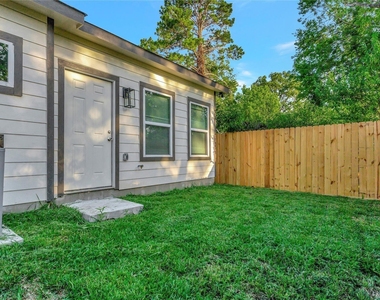6824 Dumble Street - Photo Thumbnail 19