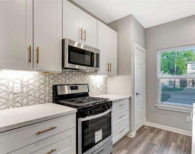 6824 Dumble Street - Photo Thumbnail 22