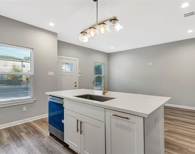 6824 Dumble Street - Photo Thumbnail 25